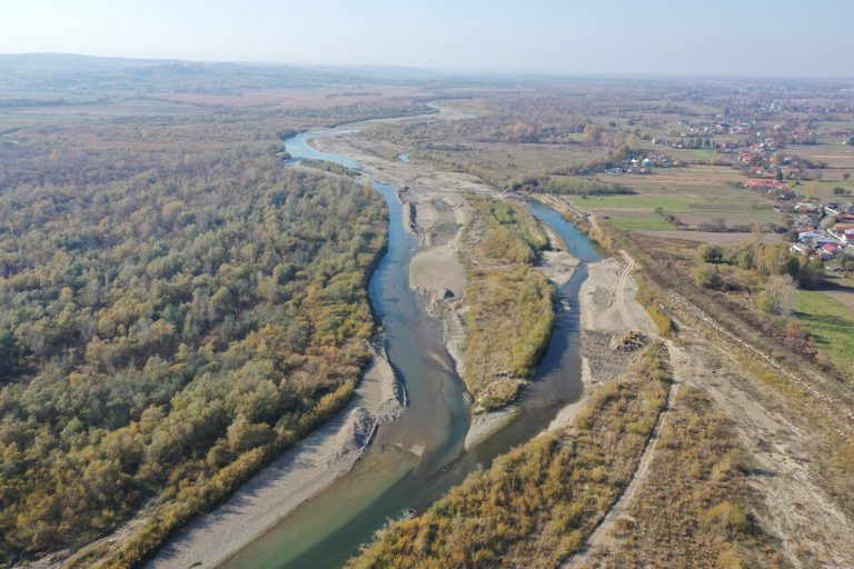 На Снятинщині регулюють русло Прута, аби врятувати від потопу чотири села (ФОТО)