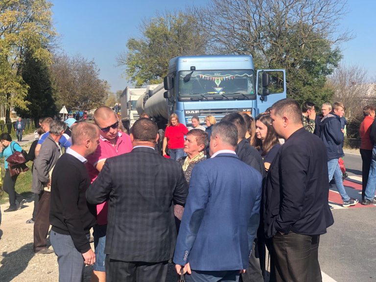 У Галицькому районі розблокували дорогу Івано-Франківськ – Львів (ФОТО)