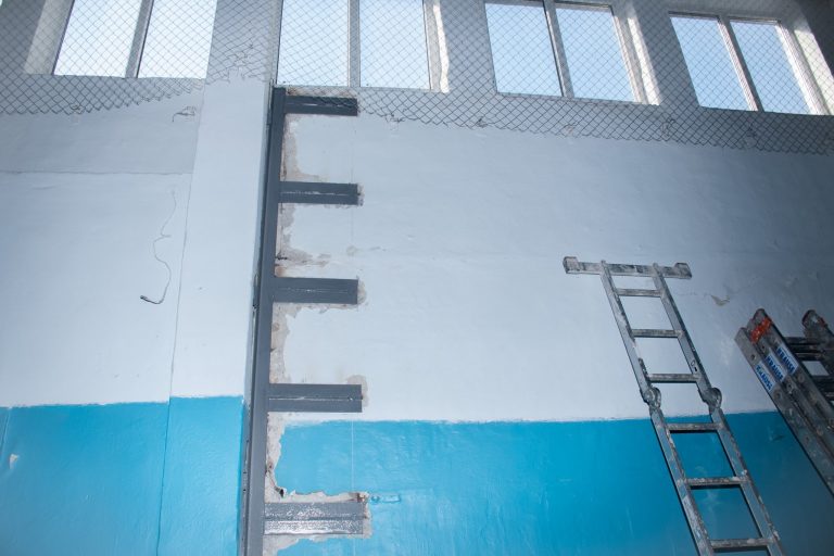 Спортзал франківської школи набуває оновлених обрисів (ФОТО)