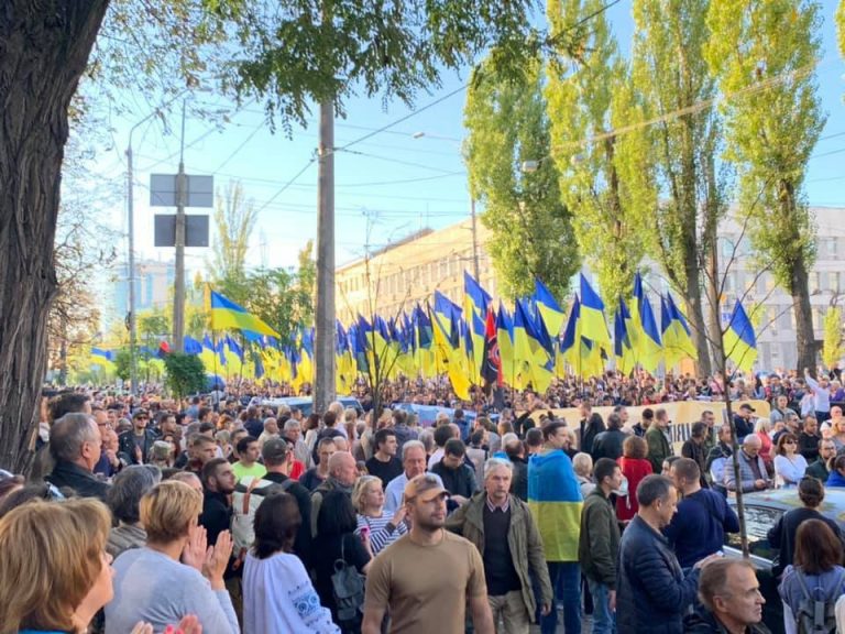 “Ні капітуляції”: в Києві мітинг ветеранів вимагає відмовитися від “формули Штайнмаєра”