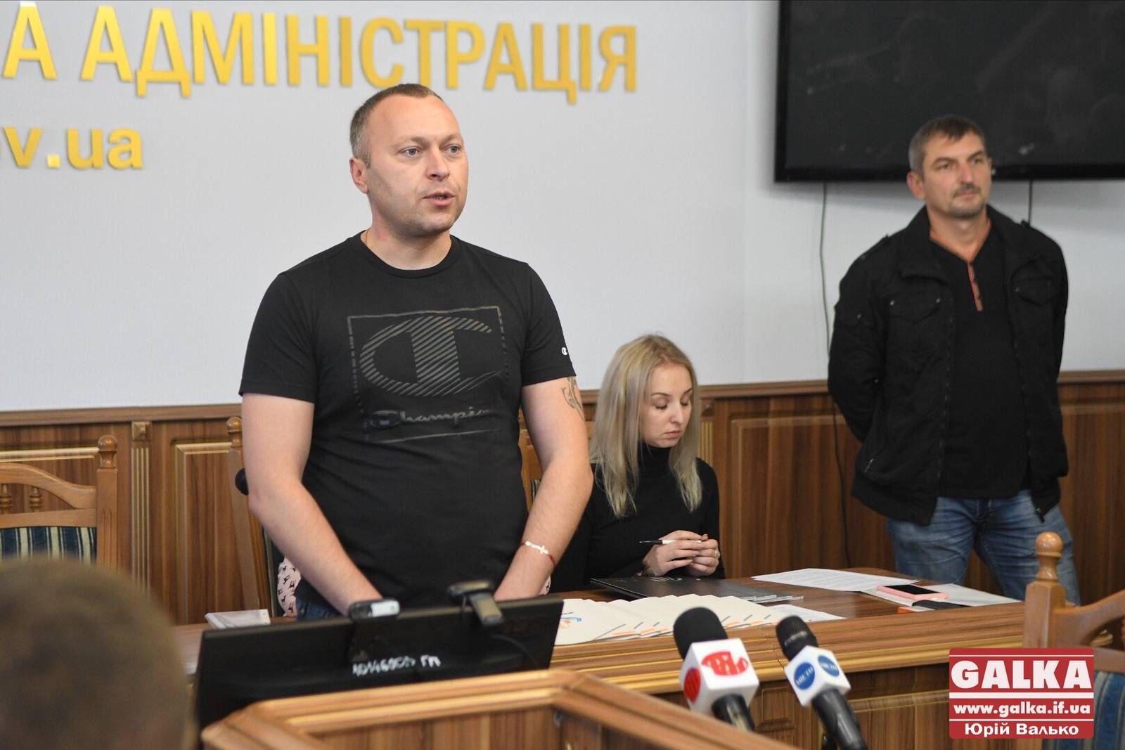 “Є люди, яким поперек горла, що у Франківську вручають квартири АТОвцям”, – Андріїв