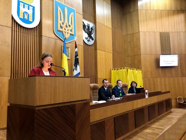 Франківські учні захотіли чаювати з міськими депутатами (ФОТО)