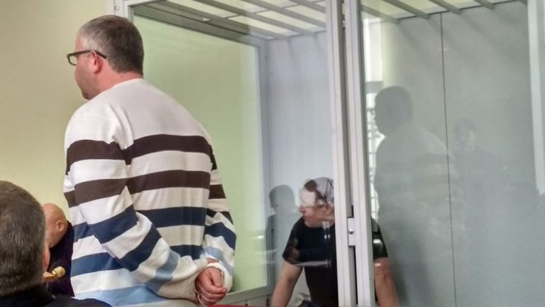 “Мене мають лікувати, а не мордувати й вести на тортури”, – стрілець з-під Ратуші проситься під домашній арешт. Рішення суддів – незмінне
