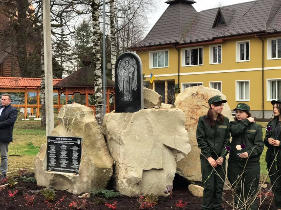 Меморіал загиблим на війні лісівникам відкрили на Долинщині (ФОТО)