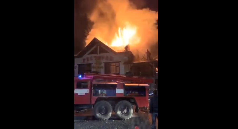 На Буковелі горів ресторан популярного готелю (ВІДЕО)