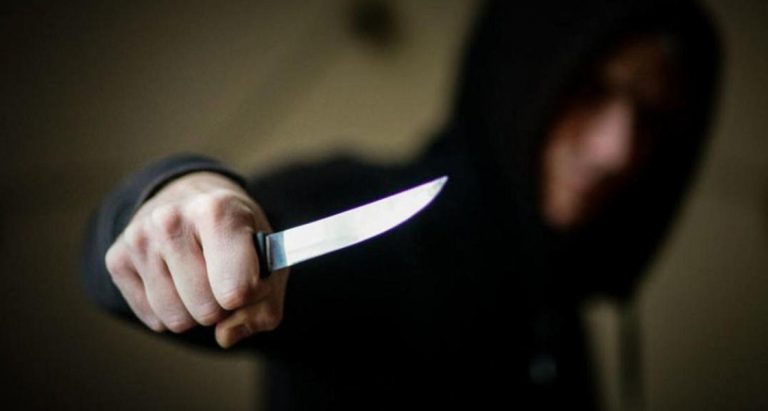 Зайшов у гості попросити грошей: на Рожнятівщині чоловік порізав знайомого