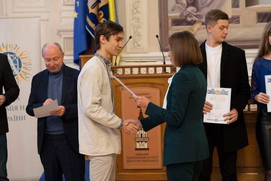Франківський школяр отримав стипендію президента України (ФОТО)