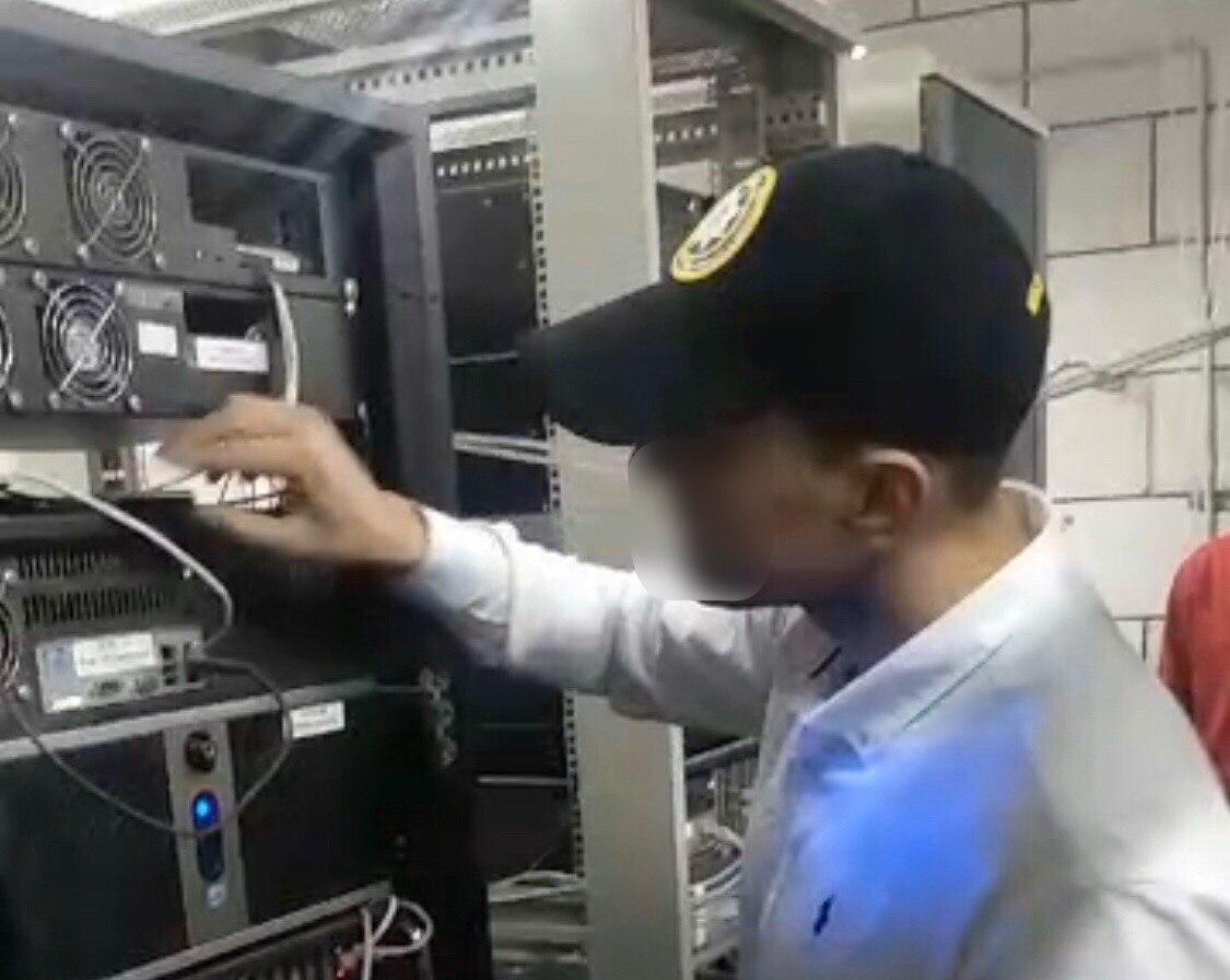 Кіберполіція викрила франківського інтернет-провайдера у незаконній ретрансляції українських телеканалів (ФОТО, ВІДЕО)