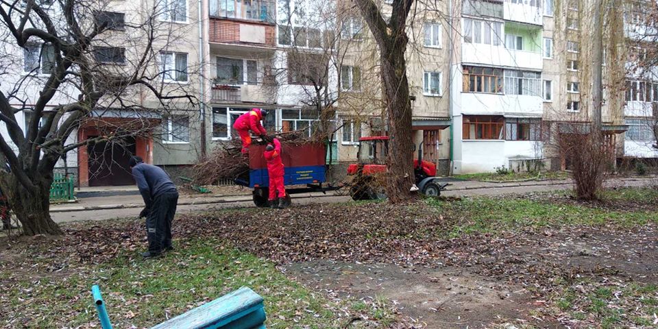МІУК прибрав за колегами та сподівається на розуміння (ФОТО)