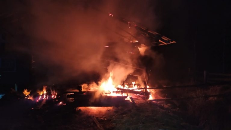 На місці нічної пожежі в Долинському районі знайшли тіло чоловіка (ФОТОФАКТ)