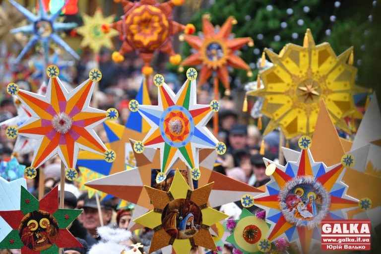 660 вифлиємських зірок: В Івано-Франківську встановили новий рекорд