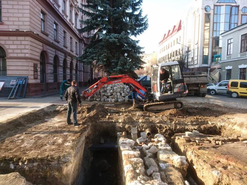 «Твердиня ця далеко наводить страх»: як у Франківську досліджують частину розкопаної Тисменицької брами (ФОТО)