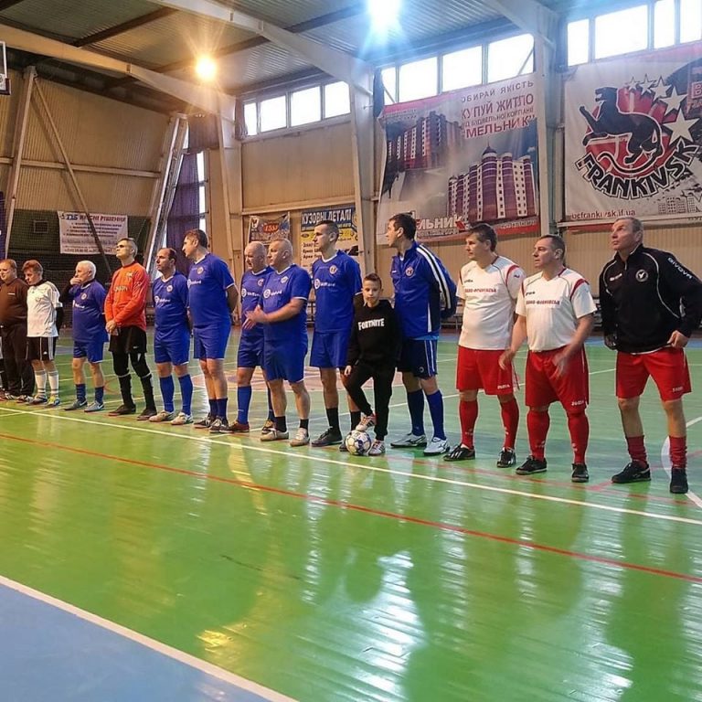 Турнір з міні-футболу до річниці народження Бандери стартував у Франківську (ФОТО)