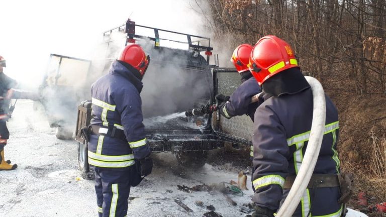 В Івано-Франківській ОТГ горів позашляховик (ФОТО)