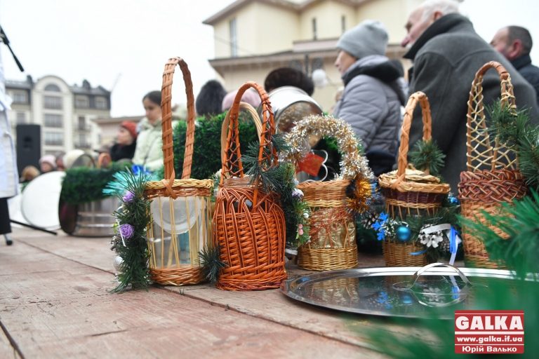 У центрі міста священники різних конфесій освятили воду (ФОТО)