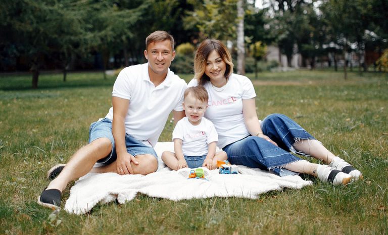 Родина Бочкурів: «Боротьба з онкологією триває». Допоможемо капітану «Прикарпаття»!