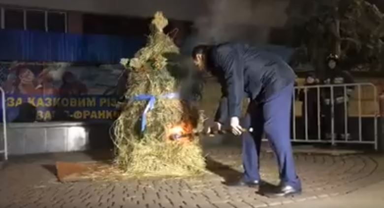 Мер Івано-Франківська очистив місто від злих сил (ВІДЕО)