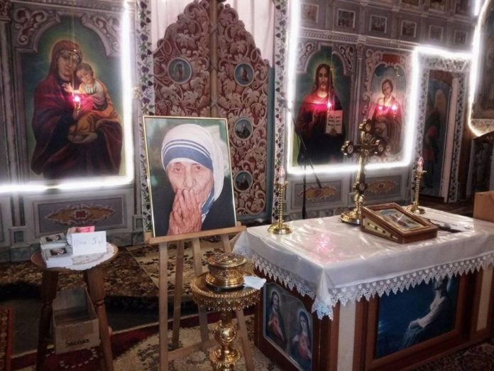 До Франківська привезли мощі Матері Терези (ФОТО)