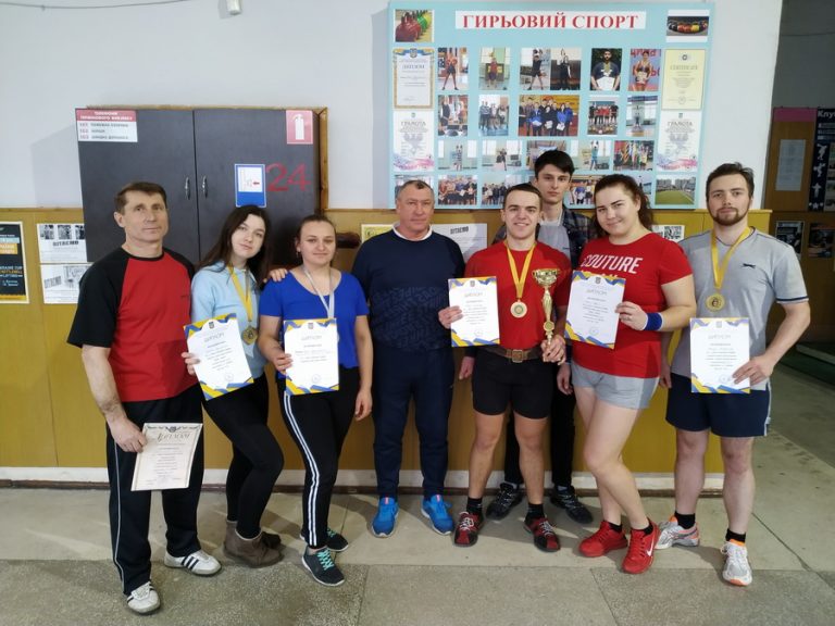 Перше місце посіли франківські студенти на Всеукраїнському турнірі з гирьового спорту (ФОТО)