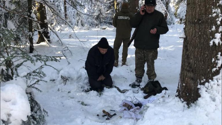 Франківські атовці у Чорному лісі “на гарячому” спіймали браконьєра (ФОТО, ВІДЕО)
