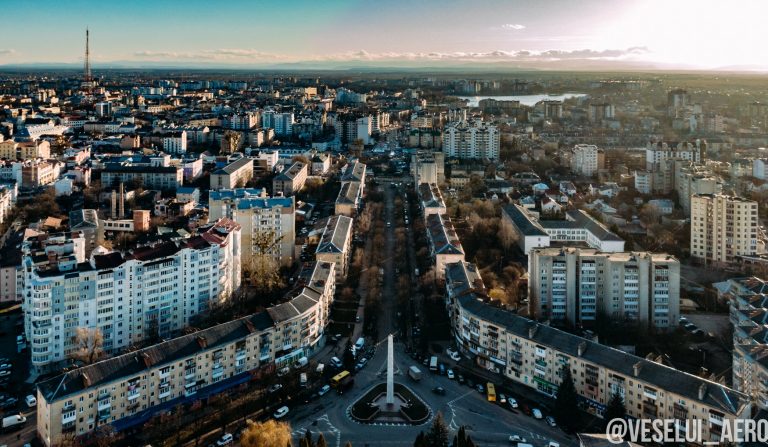 Ще не з’єднані. Фотограф показав Північний і Південний бульвари з неба (ФОТО)