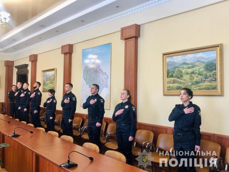 У Франківську молоді поліціянти склали присягу (ФОТО)