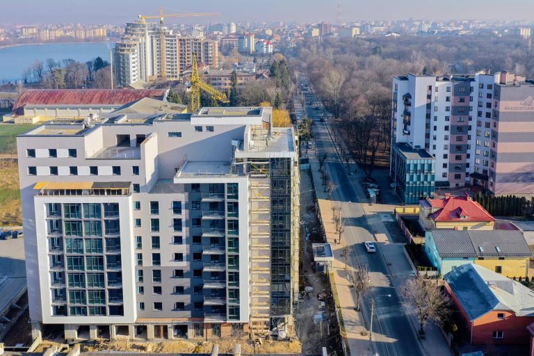 Найкращі двокімнатні квартири в районі міського озера (ФОТО, ВІДЕО)