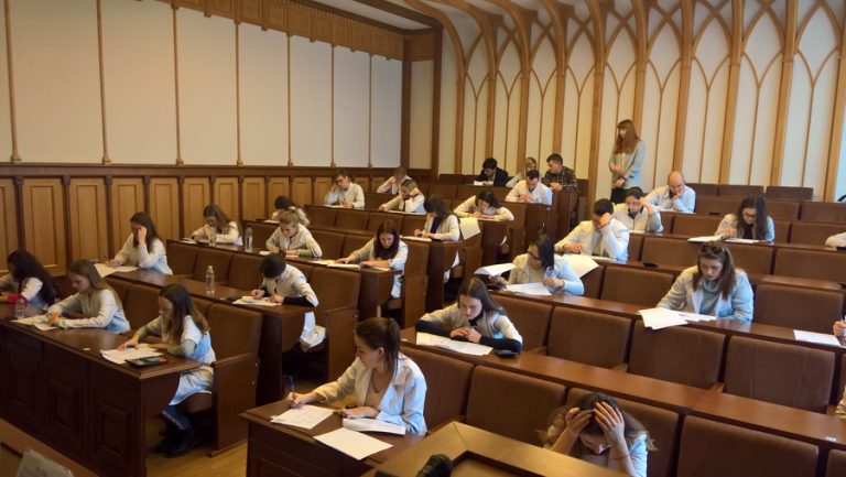 Студентка франківського медуніверситету здобула перемогу на всеукраїнській олімпіаді з гігієни (ФОТО)