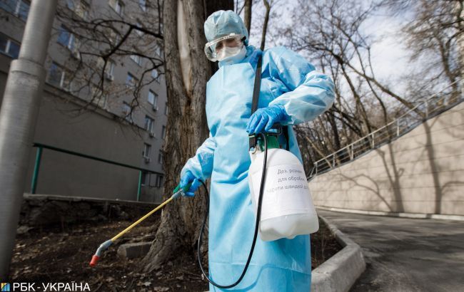 У Франківську взялися дезінфікувати місця, де перебувала померла від коронавірусу