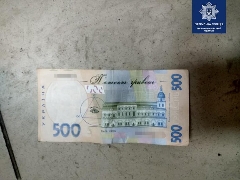 У Франківську агресивний молодик хотів відкупитися від патрульних за 1000 гривень