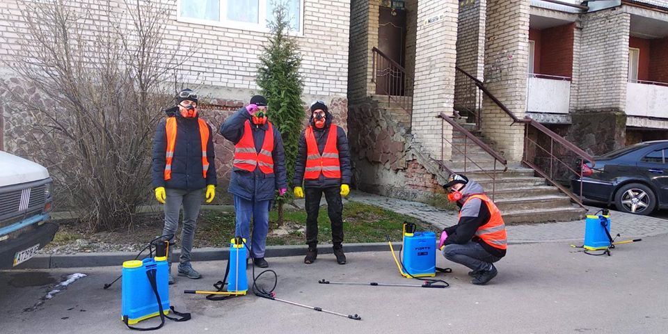 Франківців закликають допомагати у підтриманні чистоти під’їздів