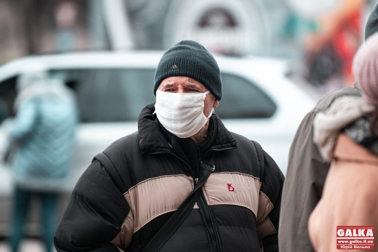 Уряд пояснив, яким має бути карантин для прикарпатців від 60 років