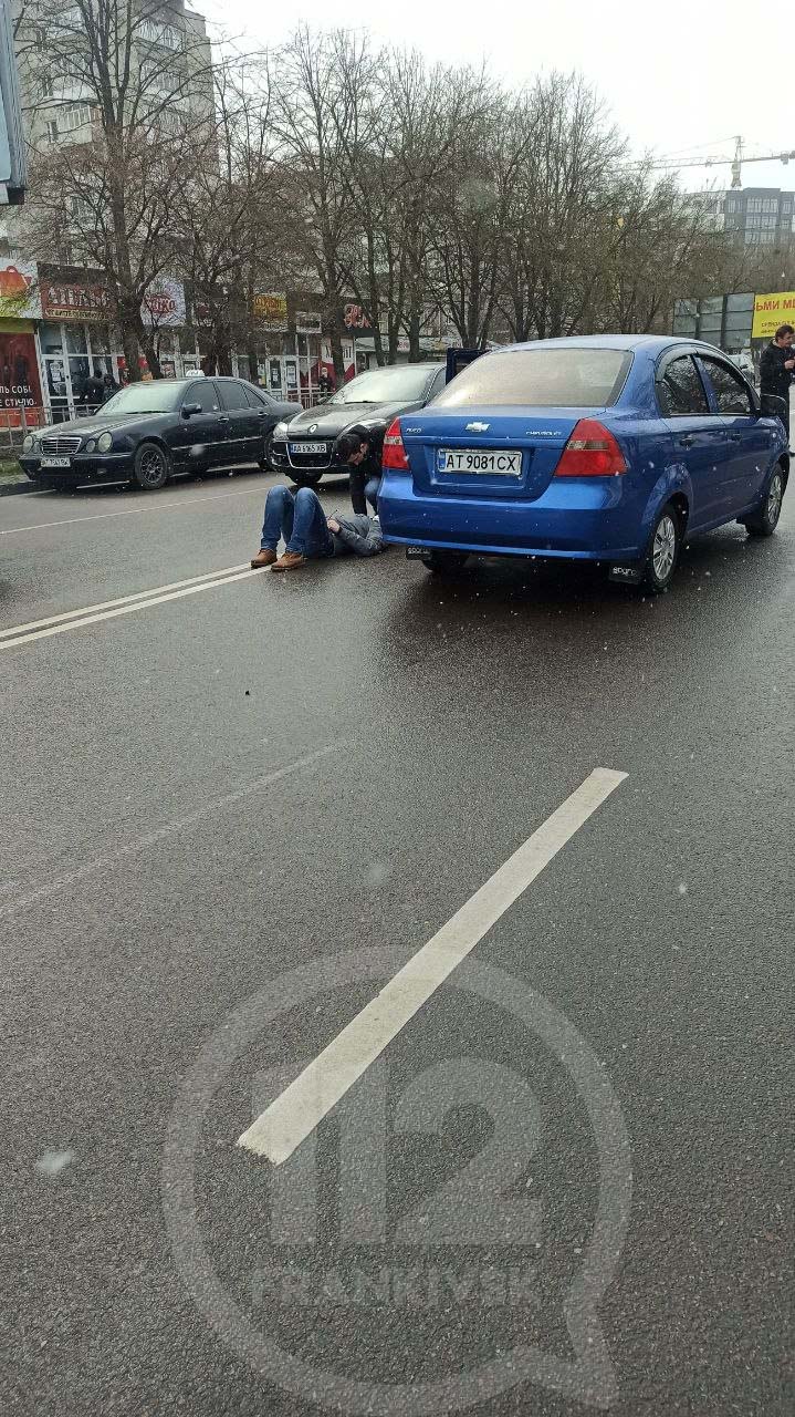 На Мазепи чоловік “на зебрі” потрапив під авто (ФОТОФАКТ)