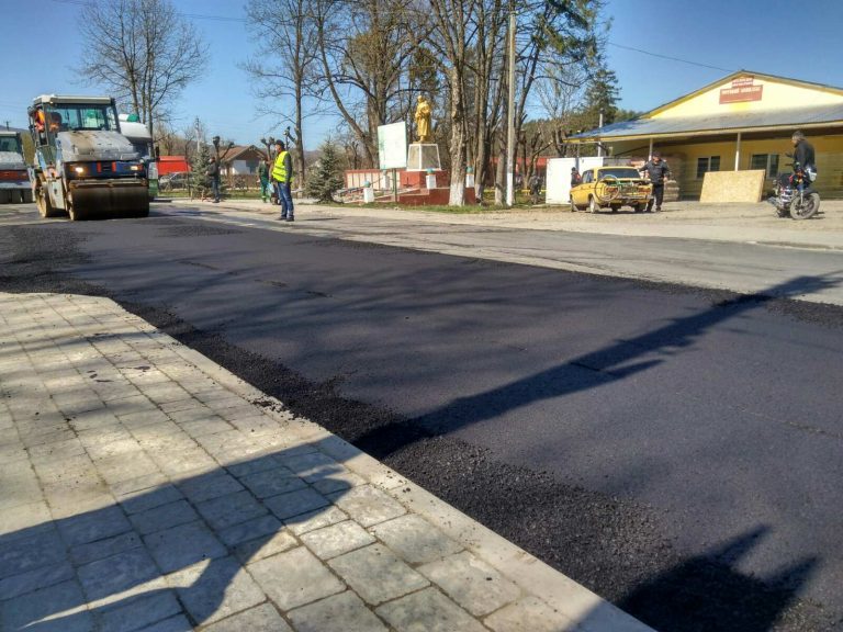 У Печеніжинській ОТГ капітально ремонтують 46 км доріг державного та місцевого значення (ФОТО)