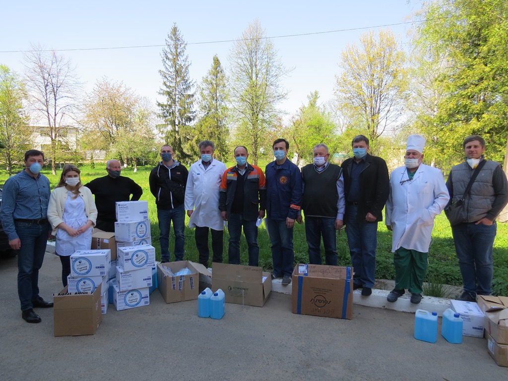 Літри антисептиків і тисячі масок, та рукавичок отримала Косівська центральна райлікарня від газовиків (ФОТО)