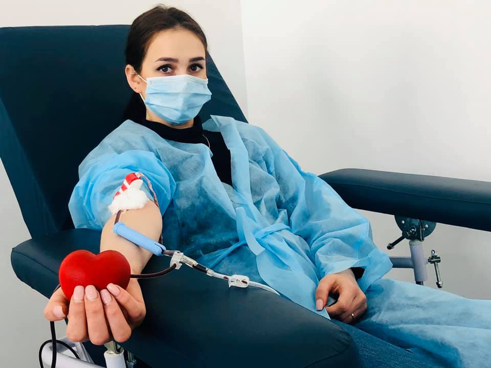 Поліціянти здали кров для пацієнтів франківських лікарень (ФОТО)