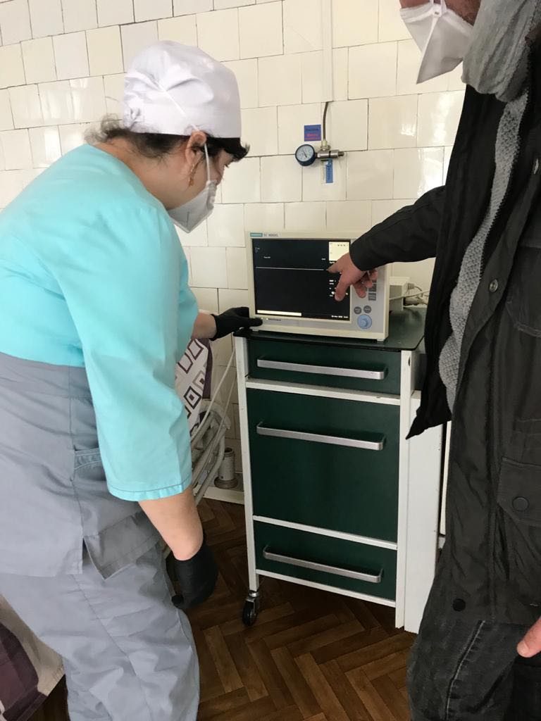 Благодійники передали обласній інфекційній монітори стеження за пацієнтами (ФОТО)