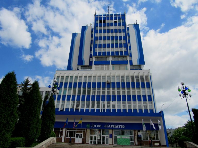 Одне з найбільших підприємств області частково відновлює роботу