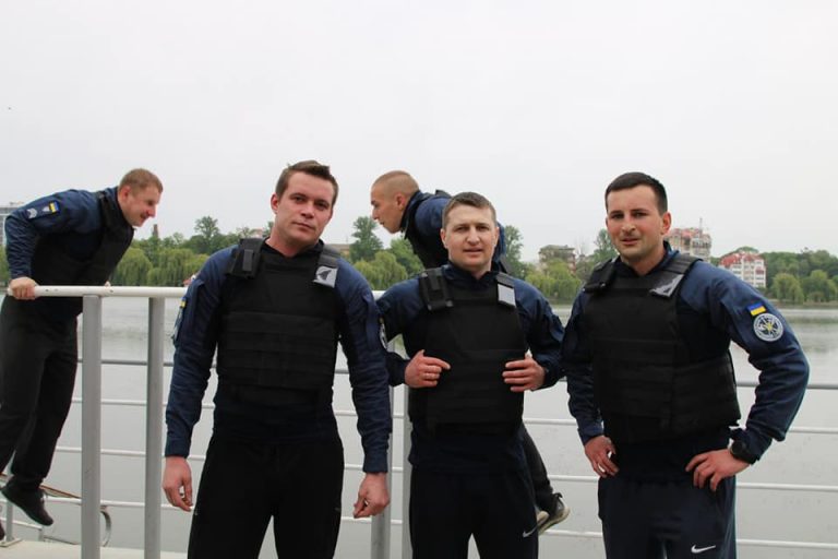 Працівники судової охорони виконали «комплекс Мерфі» у пам’ять загиблих воїнів (ФОТО)