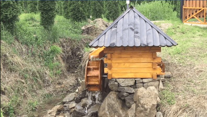 Водяний млин встановили у національному парку “Гуцульщина” (ВІДЕО)