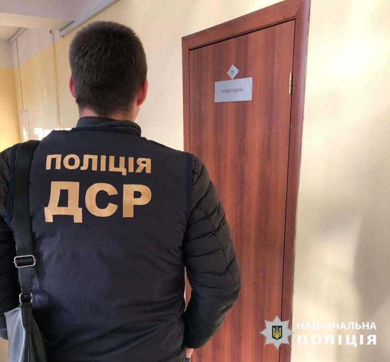 Проти етнічної злочинності: поліція просить в ортодоксальних євреїв Коломиї їх адреси та телефони (ФОТО)