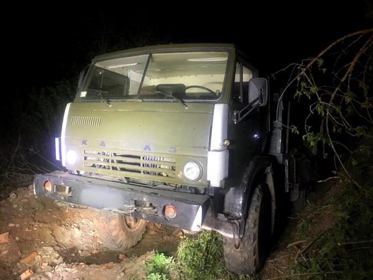 На Коломийщині зупинили незаконний видобуток піщано-гравійної суміші (ФОТО)