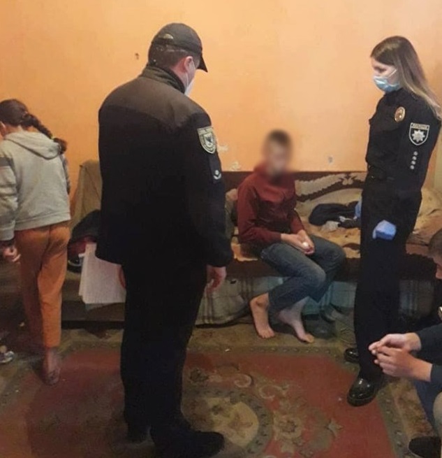 На горе-батьків з трьох районів Прикарпаття склали адмінпротоколи (ФОТО)