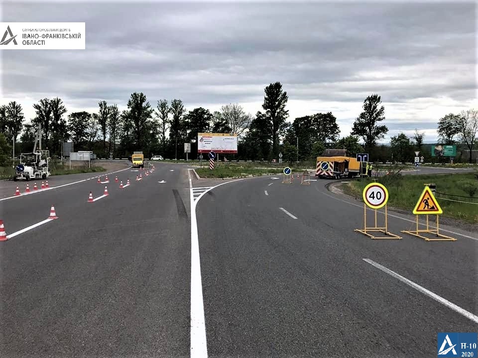 Цьогоріч на 280 кілометрах доріг області оновили розмітку (ФОТО)