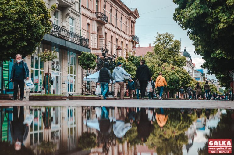 Дощове, але чарівне: фотограф показав травневу красу Івано-Франківська (ФОТО)