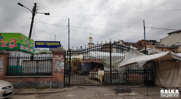 В ОДА розповіли скільки промислових ринків та перукарень запрацювало на Прикарпатті