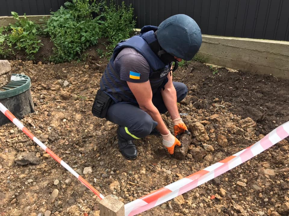 Застарілий боєприпас знайшли в Івано-Франківську (ФОТО)