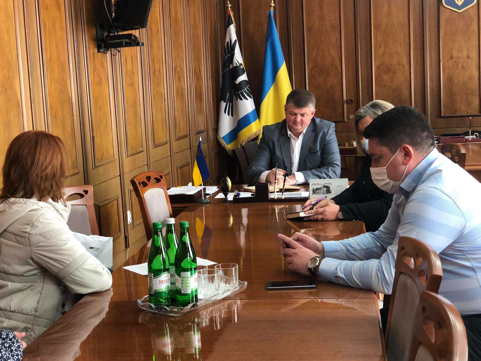 «Листів і звернень щодо порушення прозорості конкурсу не отримував», – Федорів на зустрічі з обуреним колективом ОДКЛ