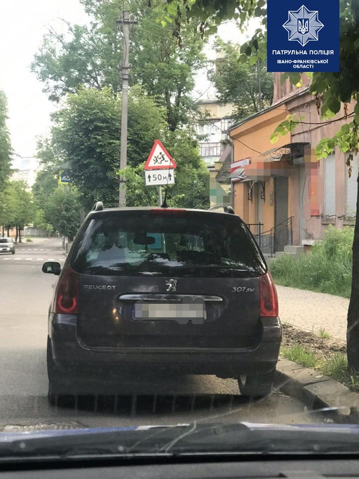 У Франківську водій “під кайфом” спробував відкупитися від патрульних 500 гривнями – не вийшло (ФОТОФАКТ)