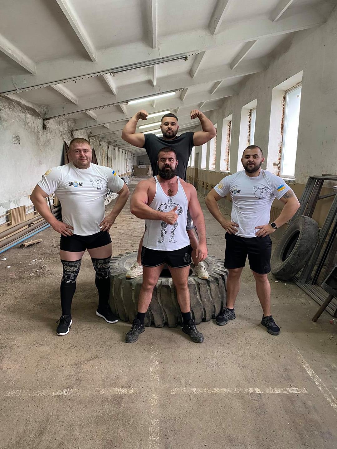 Хлопці у найкращій формі: прикарпатці вирушили на чемпіонат України з богатирського багатоборства